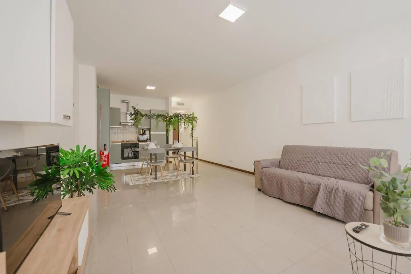 Unico Apartment 5 - 450 Mt From Mestre Station Wenecja
